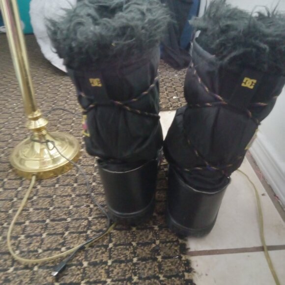 Rare Y2K DC chalet brand new women's size 8 snow boots - Picture 3 of 5
